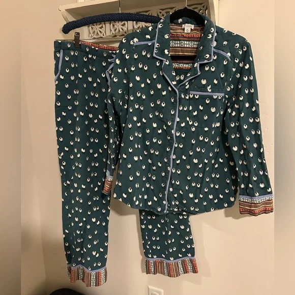 Sundance Pajama Set with Sheep Pattern - Picture 1 of 14